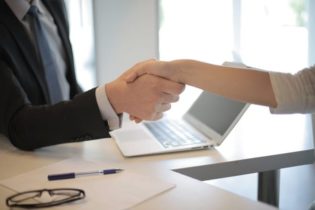 pros and cons of hiring employees